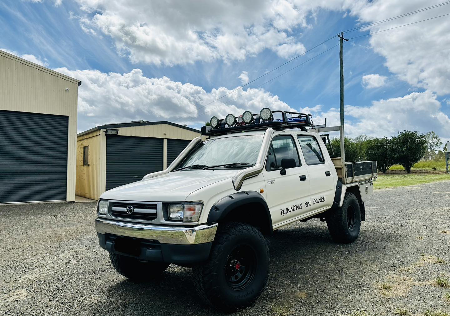Toyota Hilux N60 - LN167/KZN165 - (1997 - 2004) - DIESEL P/Side DUAL Snorkels - Seamless Polished