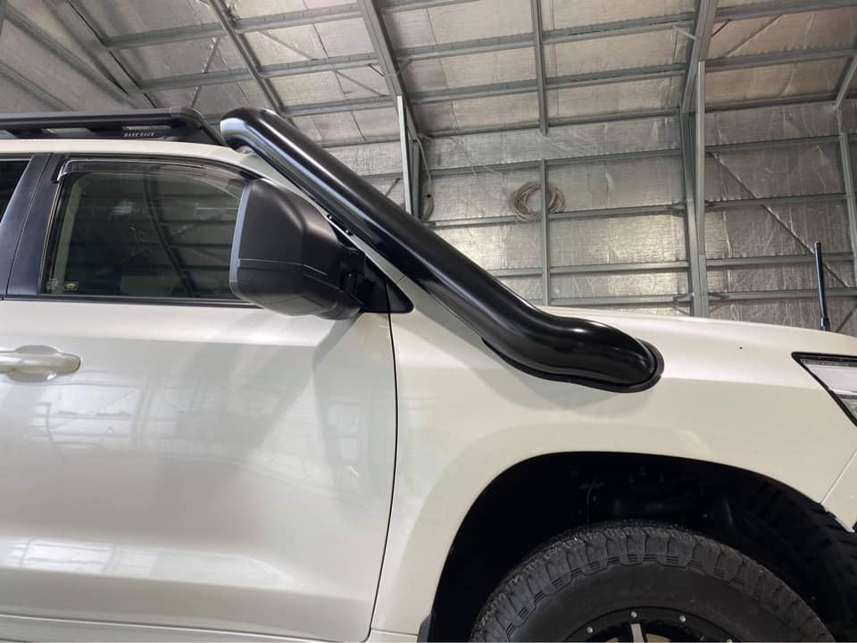 Toyota Landcruiser - 200 Series - 5" Mid Entry Snorkel - Seamless Powder Coated