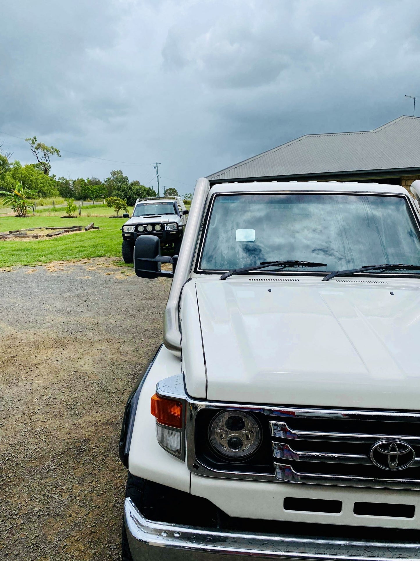 Toyota Landcruiser HDJ - 79 Series (6 Cylinder) - 4" DUAL Snorkels - Seamless Polished