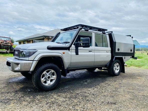 Toyota Landcruiser - VDJ 79/76 Series - 4" DUAL Snorkels - Seamless Powder Coated