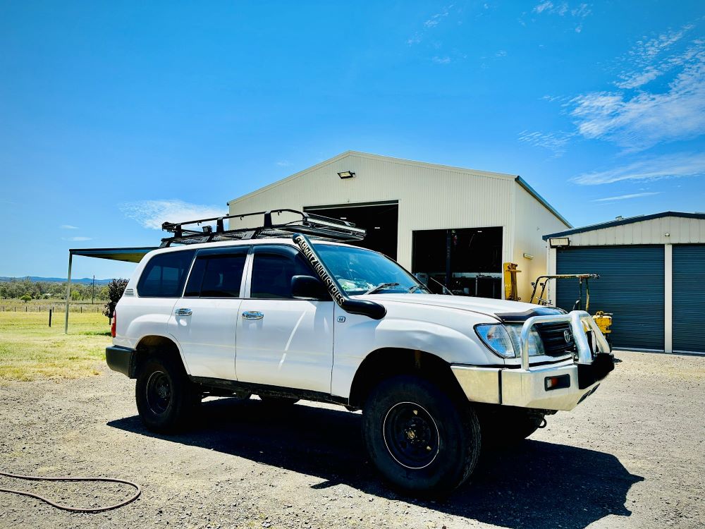 Toyota Landcruiser 100/105 Series Snorkel - Rounded Guard Entry - Seamless Powder Coated