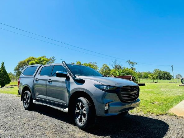 Mazda BT50 (2021 - Present) - Recessed - Mid Entry Snorkel - Seamless Powder Coated