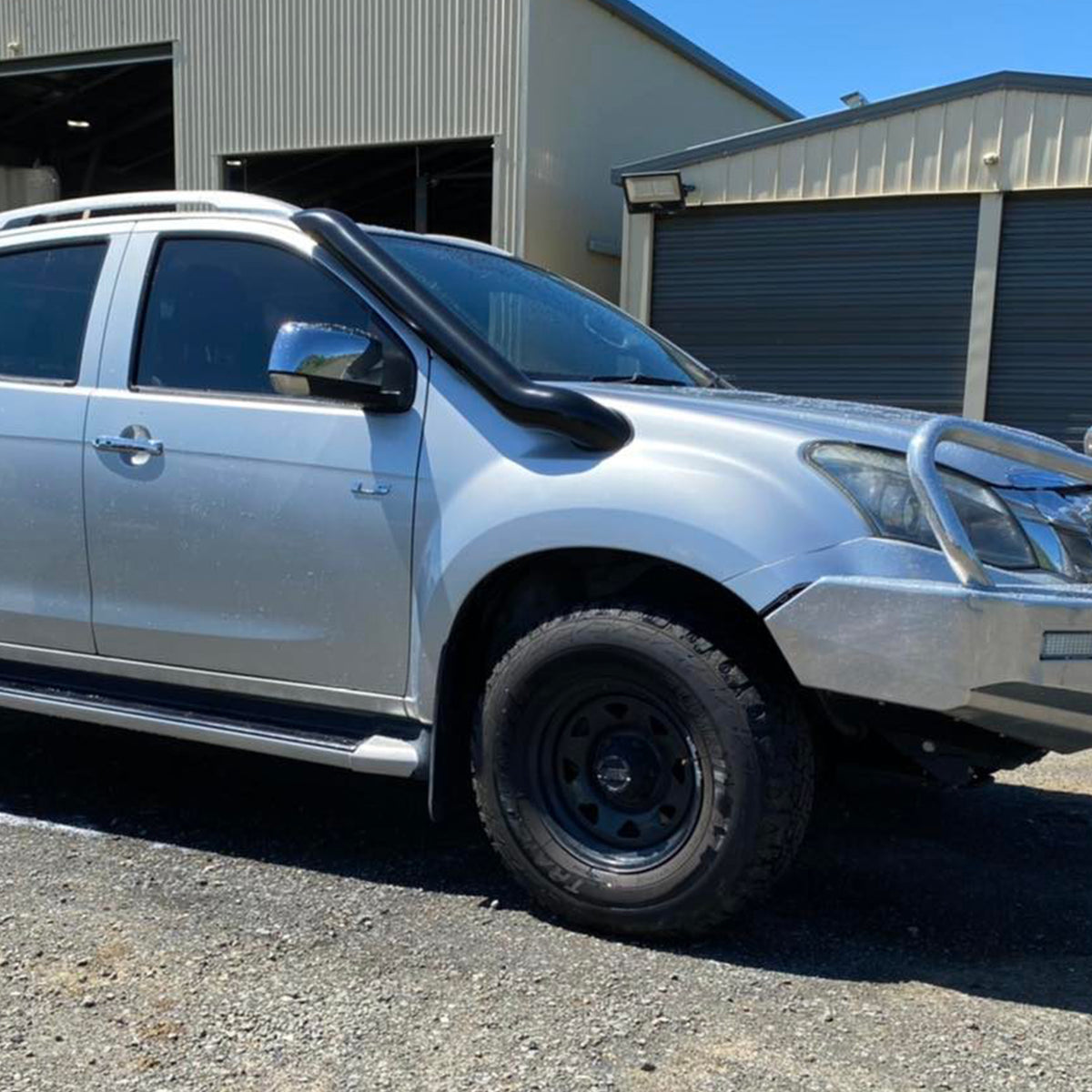 Isuzu Dmax (2012 - 2020) - Mid Entry Snorkel - Seamless Powder Coated