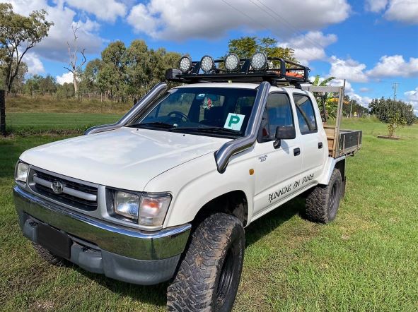 Toyota Hilux N60 - LN167/KZN165 - (1997 - 2004) - DIESEL P/Side DUAL Snorkels - Seamless Powder Coated