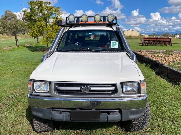 Toyota Hilux N60 - LN167/KZN165 - (1997 - 2004) - DIESEL P/Side DUAL Snorkels - Seamless Powder Coated