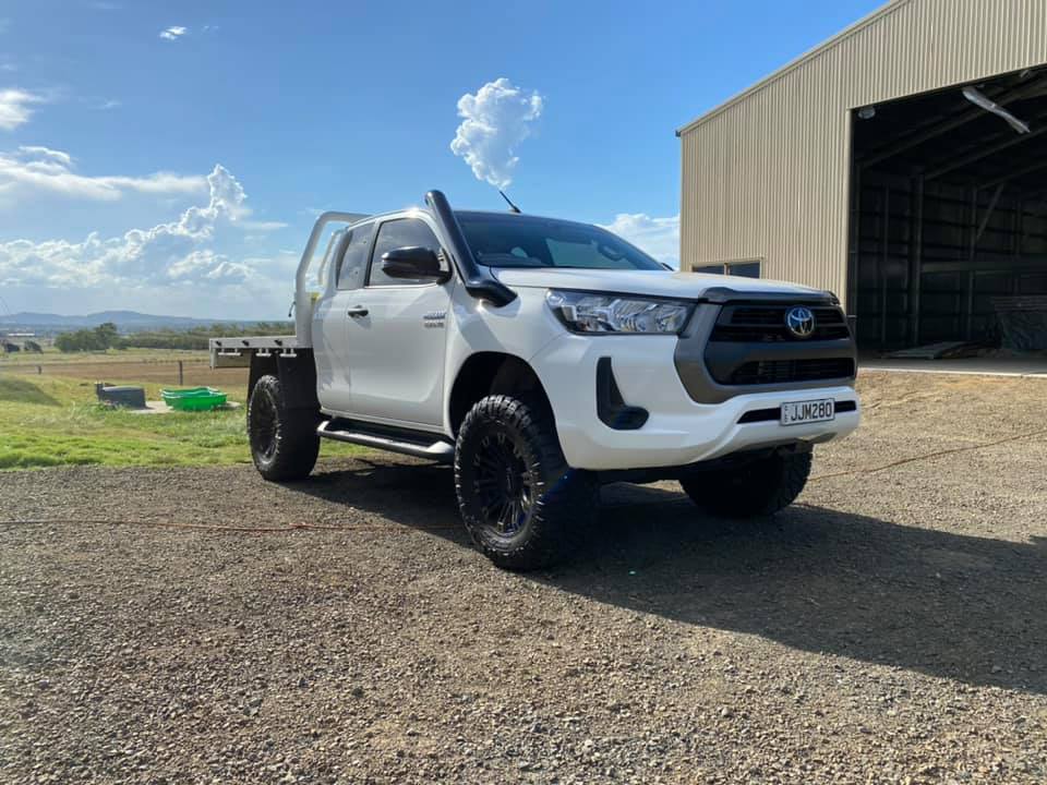 Toyota Hilux N80 - (2015 & Onward) - Mid Entry Snorkel - Basic Weld Powder Coated