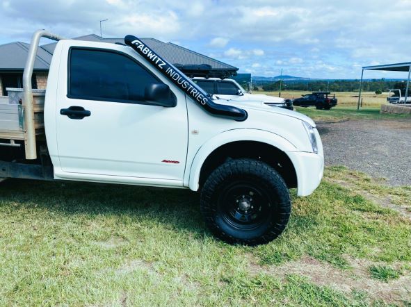 Isuzu Dmax (2008 - 2011) - Mid Entry Snorkel - Seamless Powder Coated