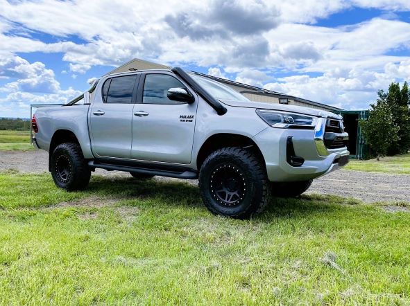 Toyota Hilux N80 - (2015 & Onward) - Short Entry DUAL Snorkels - Basic Weld Powder Coated