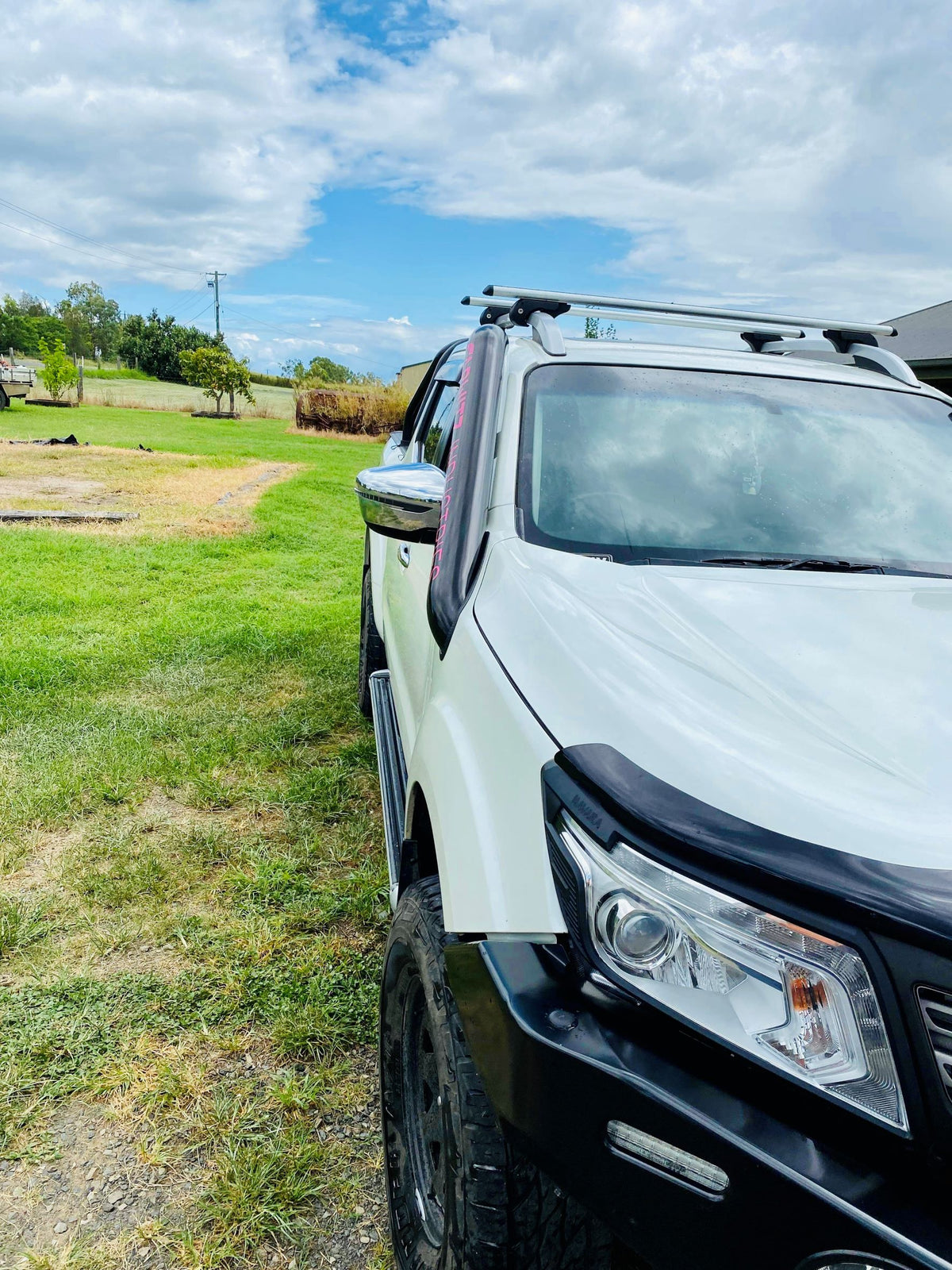 Nissan Navara (D23) NP300 - DUALS - Short Entry Snorkels - Seamless Powder Coated