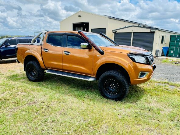 Nissan Navara (D23) NP300 - DUALS - Short Entry Snorkels - Seamless Powder Coated