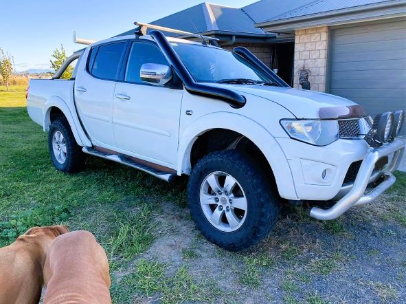 Mitsubishi Triton MN/ML - Mid Entry DUAL Snorkels - Basic Weld Powder Coated